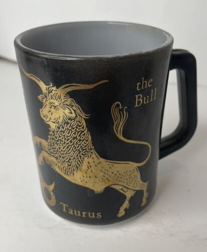 VTG Federal Milk Glass Mug Zodiac Sign Taurus The Bull Black Gold Coffee Cup - Photo 1 sur 7