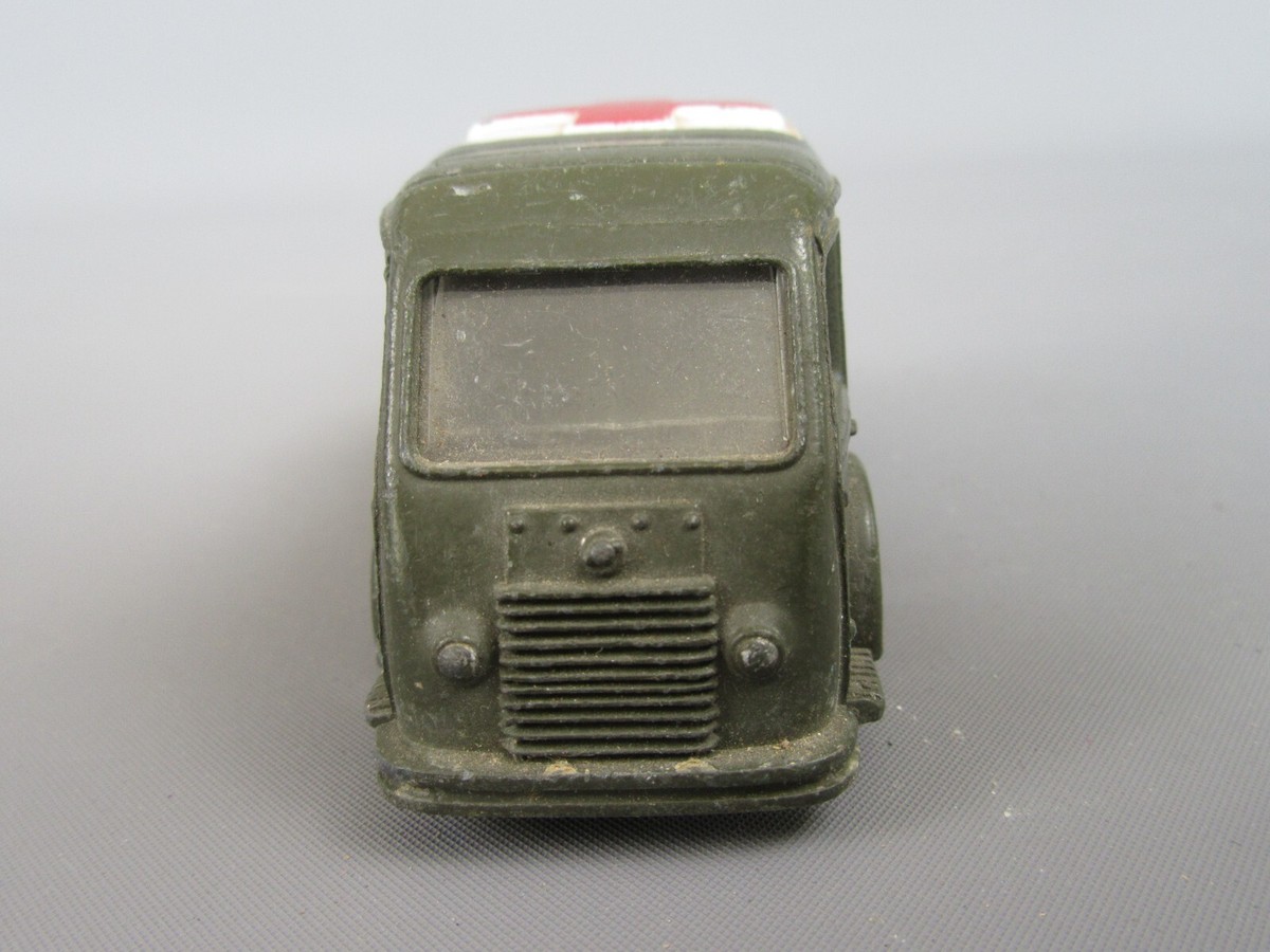 B430 Vintage 1960 Dinky 80F France Renault Ambulance Carrier