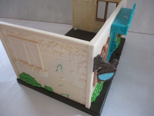 Lote de juguetes accesorios muebles clínica de salud Lil Woodzeez - Imagen 7 de 8