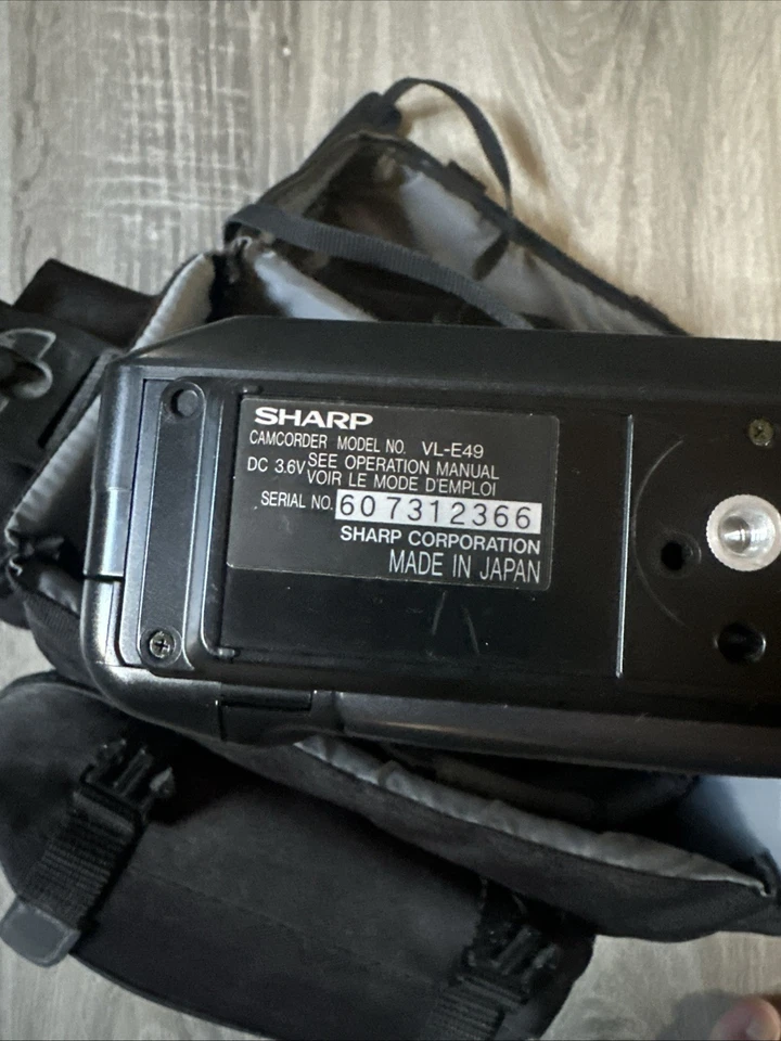 SHARP 8 VIEWCAM HI-FI MONAURAL 12X ZOOM MODEL VL-E49U CAMERA  Works No Battery - Image 4 of 4
