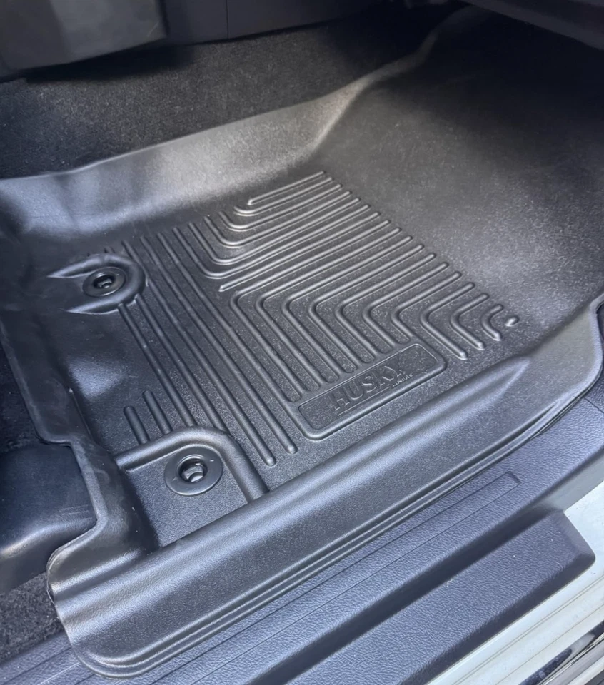 Контурные коврики для переднего пола Husky Liner X-Act для Toyota 4Runner 2013-2024 годов выпуска - Изображение 4 из 4