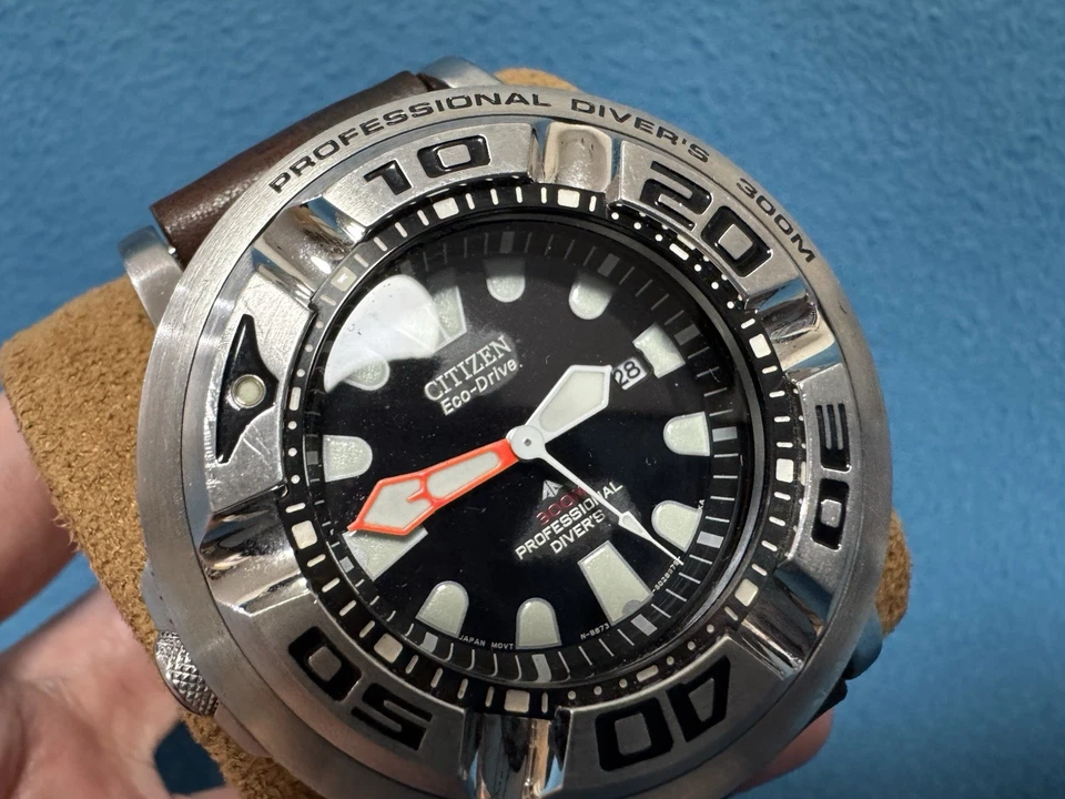 Citizen B873-S057892 Date Divers Professional 300m Eco-Drive * Para piezas * Foto 4 de 4