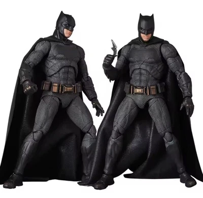 MEDICOM TOY Batman Actionfigur Spielzeug 15cm DC Justice League Spielfigur Superheld Zubehör