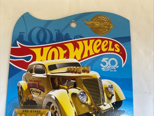 2xHot Wheels PASS 'N GASSER Golden 50th Anniversary GOLD EDITION With DRAG LIGHT - Picture 13 of 18