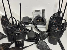 Lot of 6 MOTOROLA HT1250 UHF RADIO 450-512MHz 128CH AAH25SDF9AA5AN NARROWBAND HT