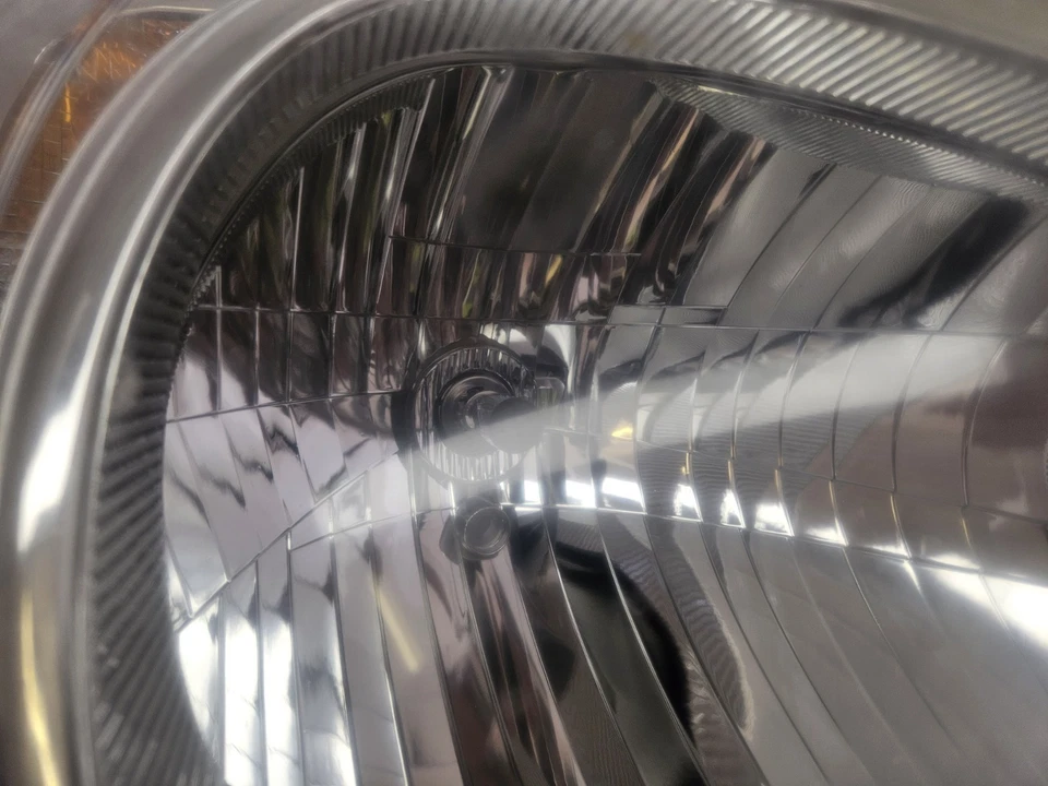 2013-21 RENAULT KANGOO HEADLIGHT DRIVERS RIGHT SIDE 260105126R — 第 3/4 张图片