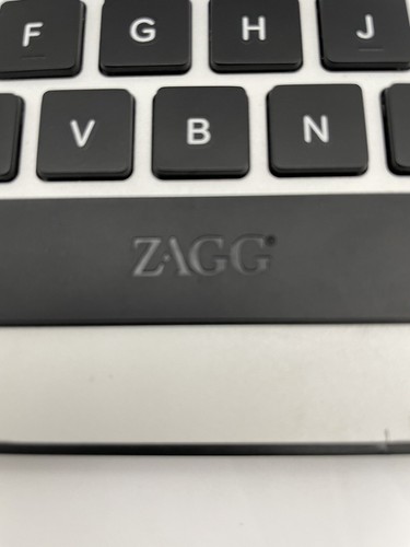 Apple iPad 2 3 4 Gen ZAGG Pro Folio Bluetooth Keyboard Folio Case - Picture 2 of 18
