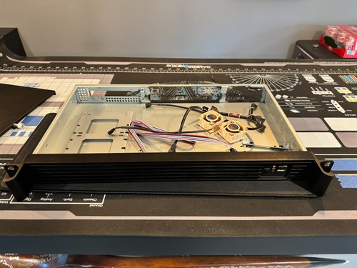 iStarUSA D-118V2-ITX schwarz 1HE Rackmount Gehäuse mit 2 Noctua Gehäuselüftern