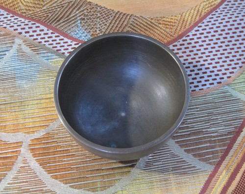Campana budista japonesa original usada. Tazón de canto. Campana budista de cobre .182 g 8,7 cm - Imagen 8 de 12