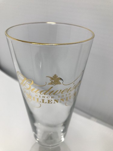 Set Of 4 Budweiser Millennium 1876 Pilsner Beer Glasses Gold Script and Trim - Picture 2 of 8
