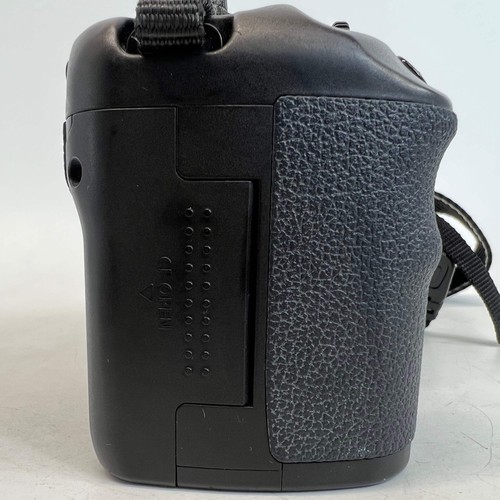 Canon EOS 10D 6.3MP Digital SLR Camera W/Battery & Charger Body Only - Picture 6 of 13