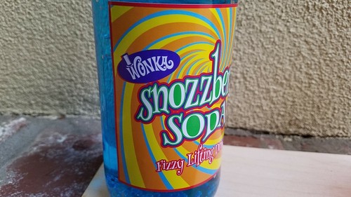 DOS botellas de bebida de elevación gaseosas Willy Wonka | Soda de bayas | De colección - Imagen 6 de 9