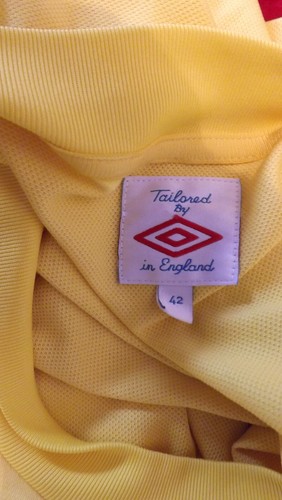 ENGLAND LONG SLEEVE UMBRO  YELLOW SOCCER JERSEY IN GREAT CONDITION SIZE 42 - Bild 4 von 4