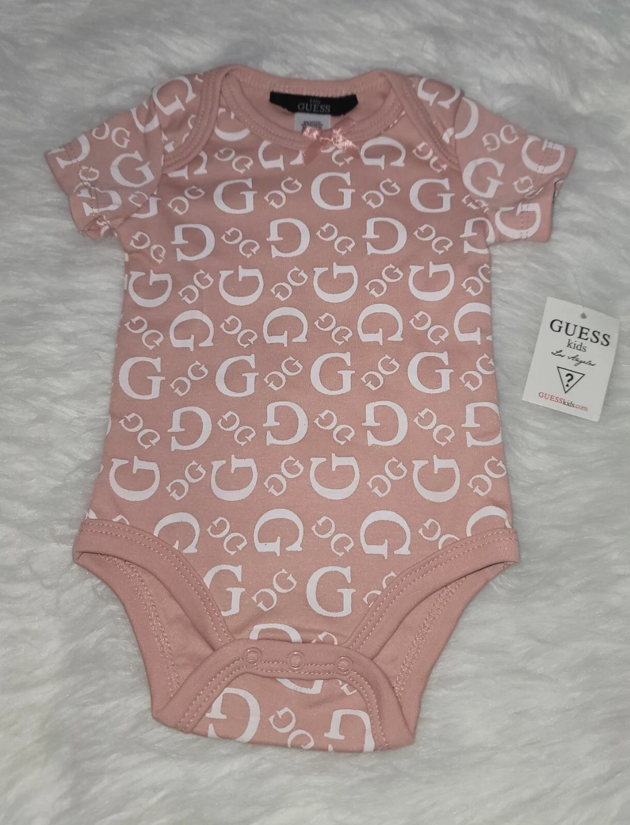 NEW GUESS BABY GIRL'S SIGNATURE G ALLOVER CORAL SHORT SLEEVE BODYSUIT.  0-3M