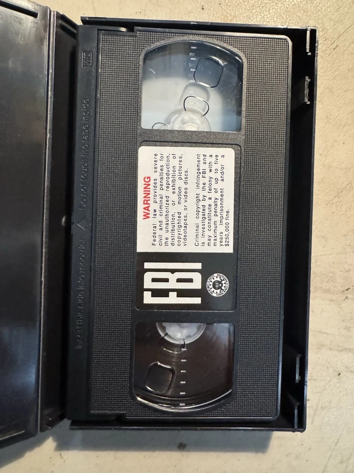 Zu Warriors From Magic Mountain Tai Seng Video VHS - Image 3 of 3