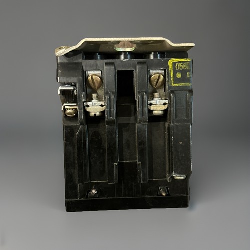 🔴Square D 8536 SBG1 CP1Y2 Taille 0 115/230VAC ; 600V Max Contacteur !!️ Fissuré - Photo 3/6