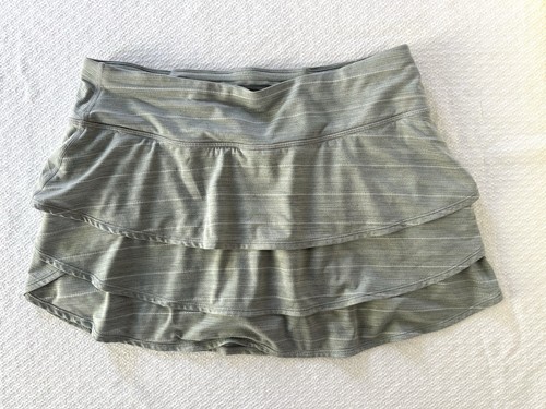 Athleta Womens Tiered Tennis Golf Pickleball Skirt Skort Size Large L Gray