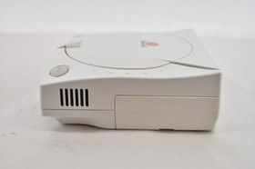 Sega Dreamcast W/2 Controllers , Memory Card & 8 Games Tested & Working (B0351G)