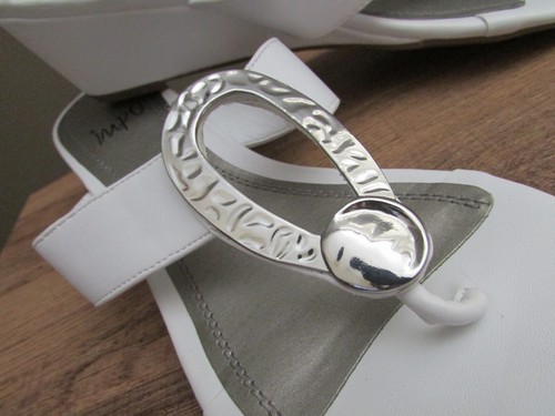 Impo Gailene White Sandals Silver Accent Size 8 M Gallery Heels Summer Shoes - Picture 2 of 9