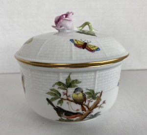 HEREND PORCELAIN ROTHCHILD BIRD SUGAR BOWL WITH PINK ROSE FIGURAL LID