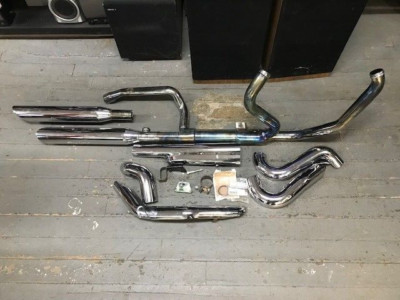 Harley Davidson 2010 Road King Exhaust, pipes & heat shields, used