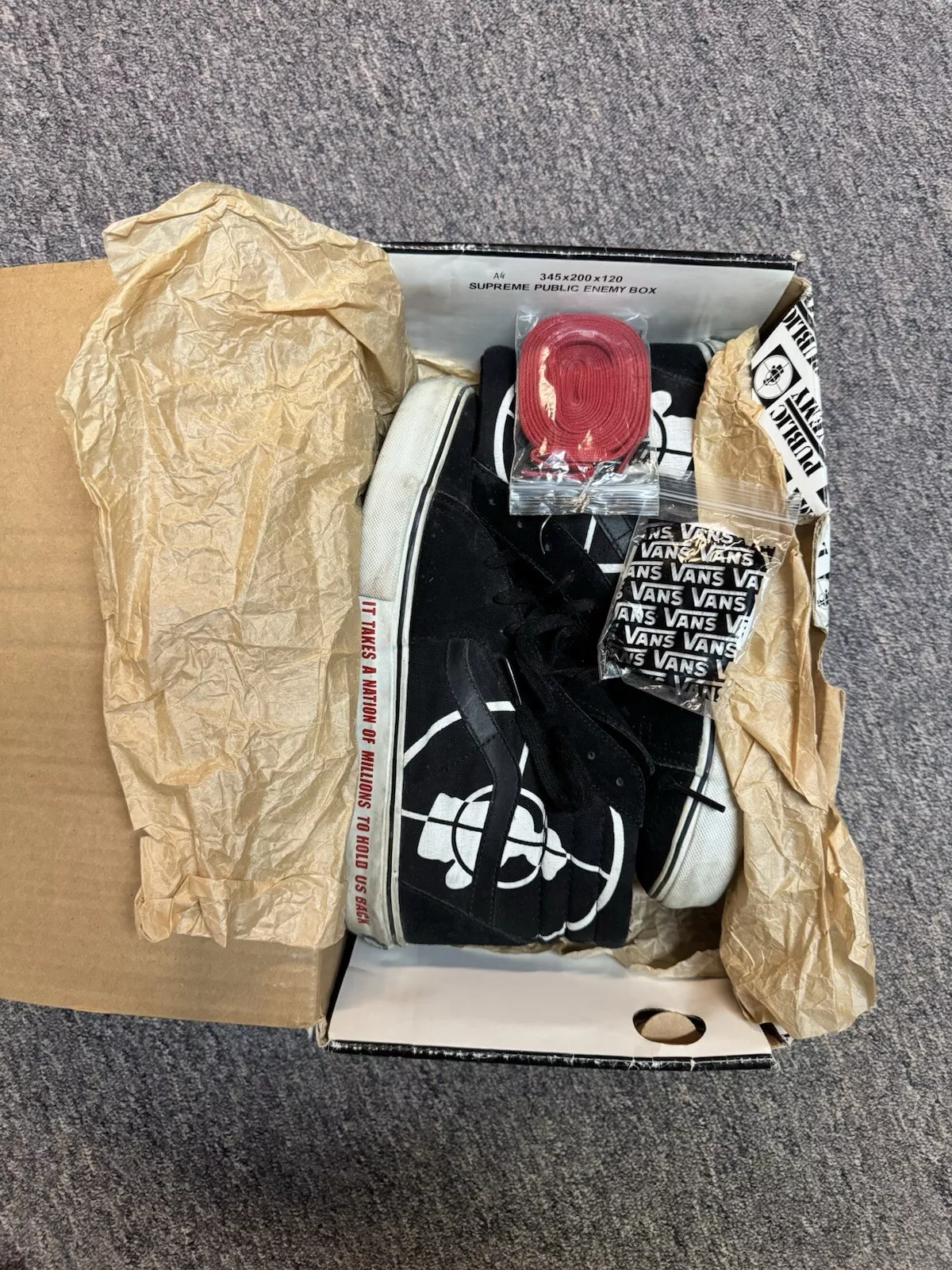 Vans Supreme Public Enemy Sk8 Hi taille 10 noir 