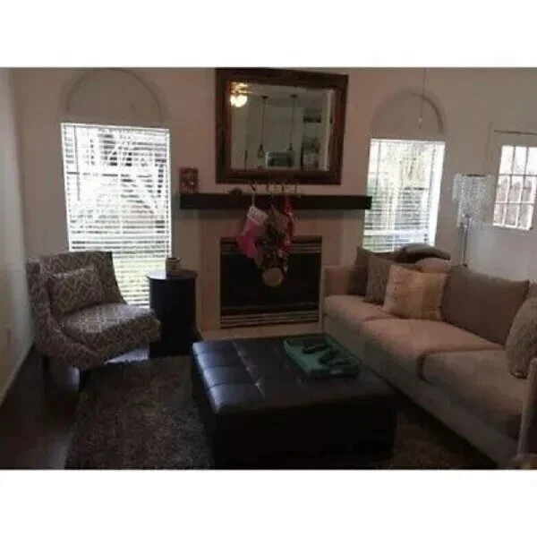 Mesa auxiliar redonda con tambor de almacenamiento giratorio acento lateral cofre negro espacios pequeños 26"T Foto 4 de 4