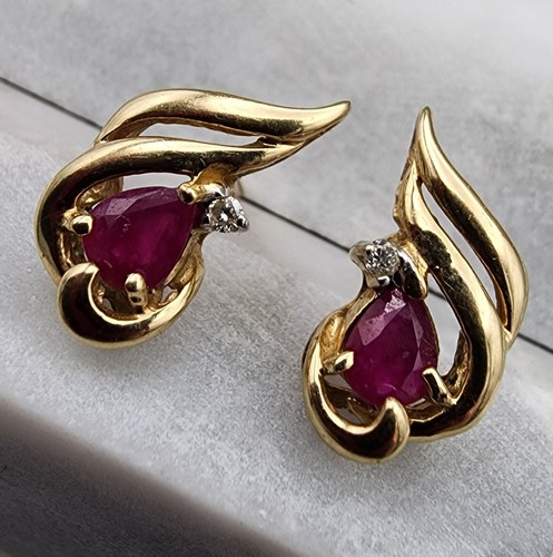 10k 417 Gold YG Natural Pear Cut Ruby .01ctw Diamond Retro Post Earrings Au 2242 - Picture 6 of 17