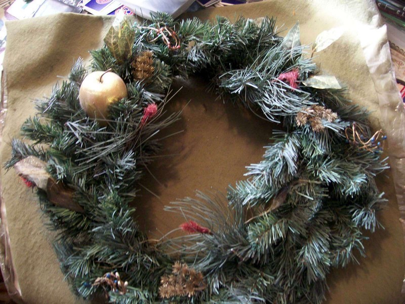 Christmas Winter Window Door Wall Table Centerpiece Pine Berry Apple Wreath 15"