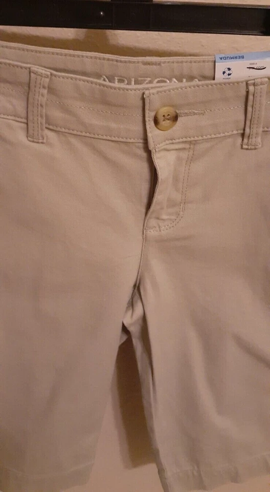 L@@K - Girls Arizona Bermuda Khaki Dark Dune School Uniform Shorts Sz 3 NWT $39  Foto 2 de 4