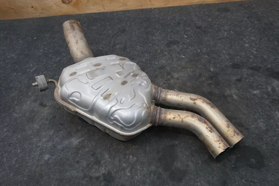 Resonador silenciador medio intermedio escape trasero 4M0253411H Audi Q7 4M 2017-19 Foto 3 de 4