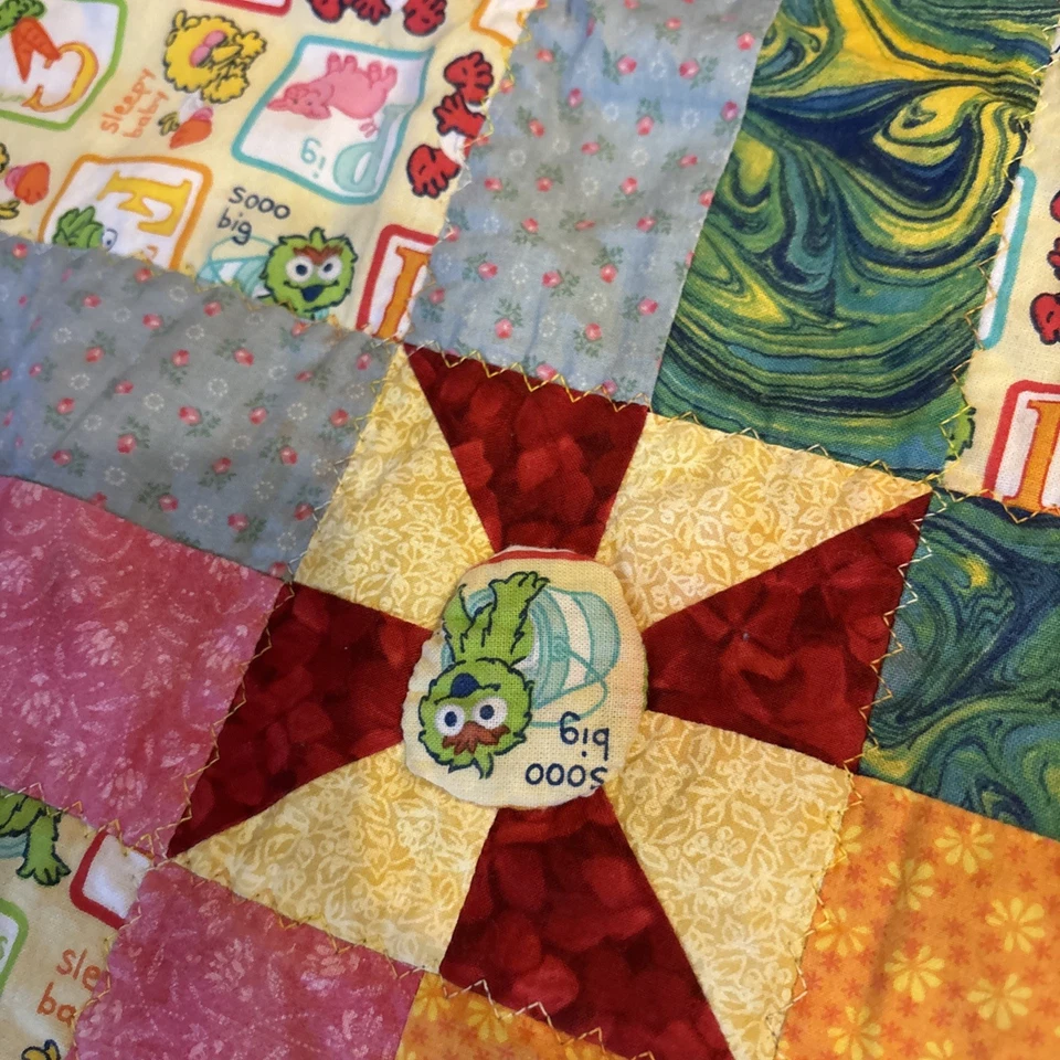 Colcha infantil vintage alfabeto rua gergelim 32 X 42 - Imagem 4 de 4