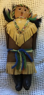 Zwei 30er Jahre Indianer Plains Buckskin Perlen Figuren