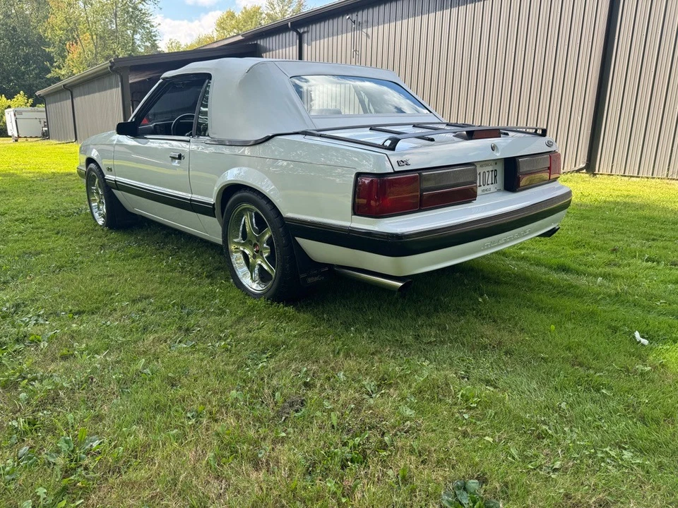 Ford Mustang 1988  Foto 4 de 4