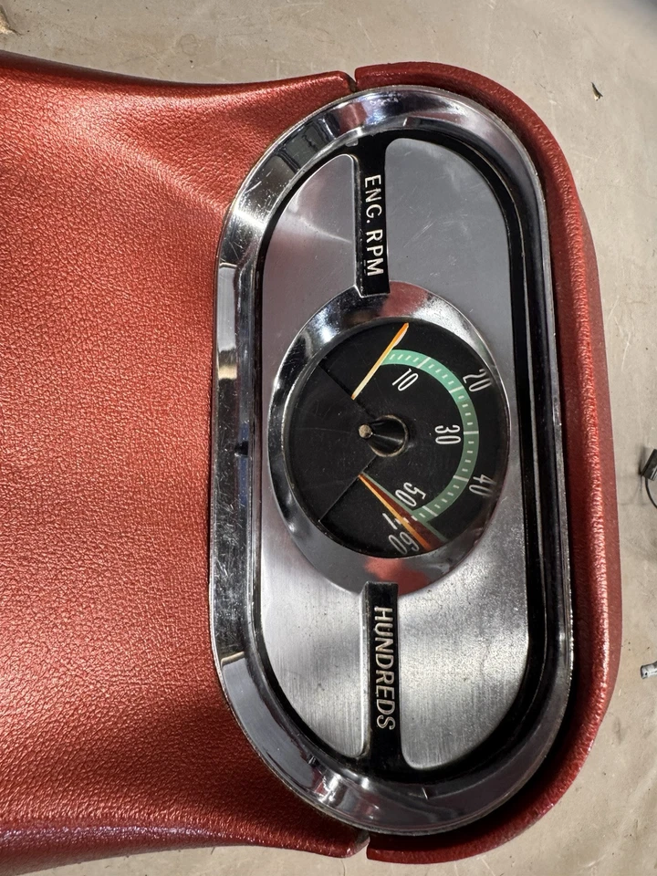 1962 1963 Oldsmobile Starfire Jetstar 98 88 console central tacômetro acabamento tacômetro - Imagem 2 de 4