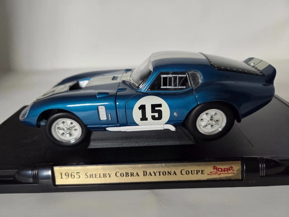 Yat Ming 1965 Shelby Cobra Daytona Coupe 1:18 Diecast Blue #15 Display Model - Image 3 of 4