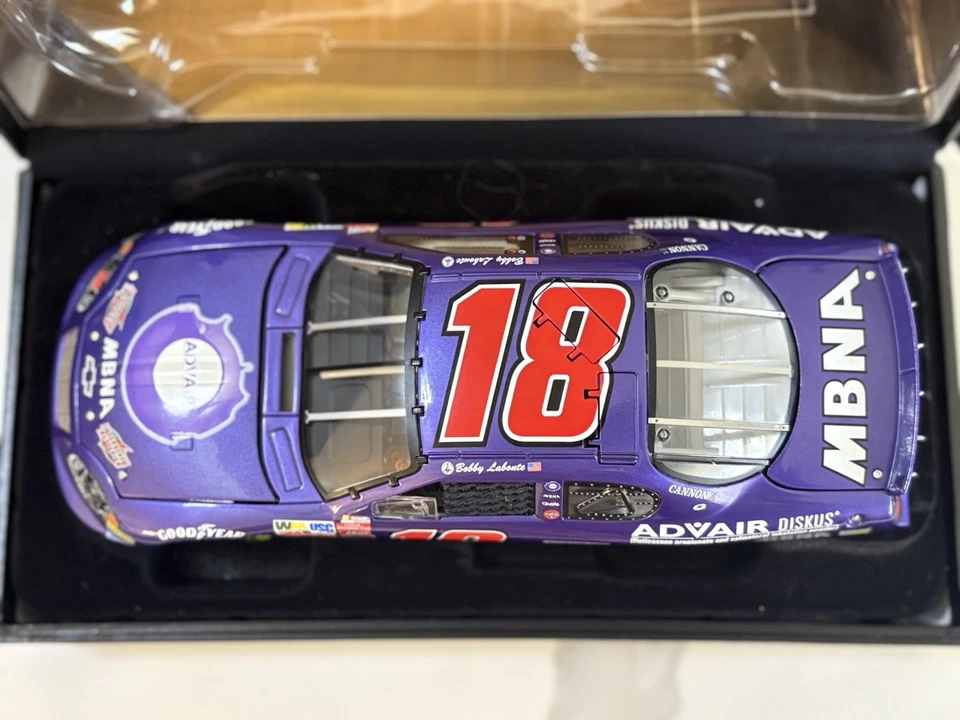 Bobby Labonte #18 Advair 2003 Monte Carlo Elite 1 de 444 P/N 401732 1:24 Foto 3 de 4