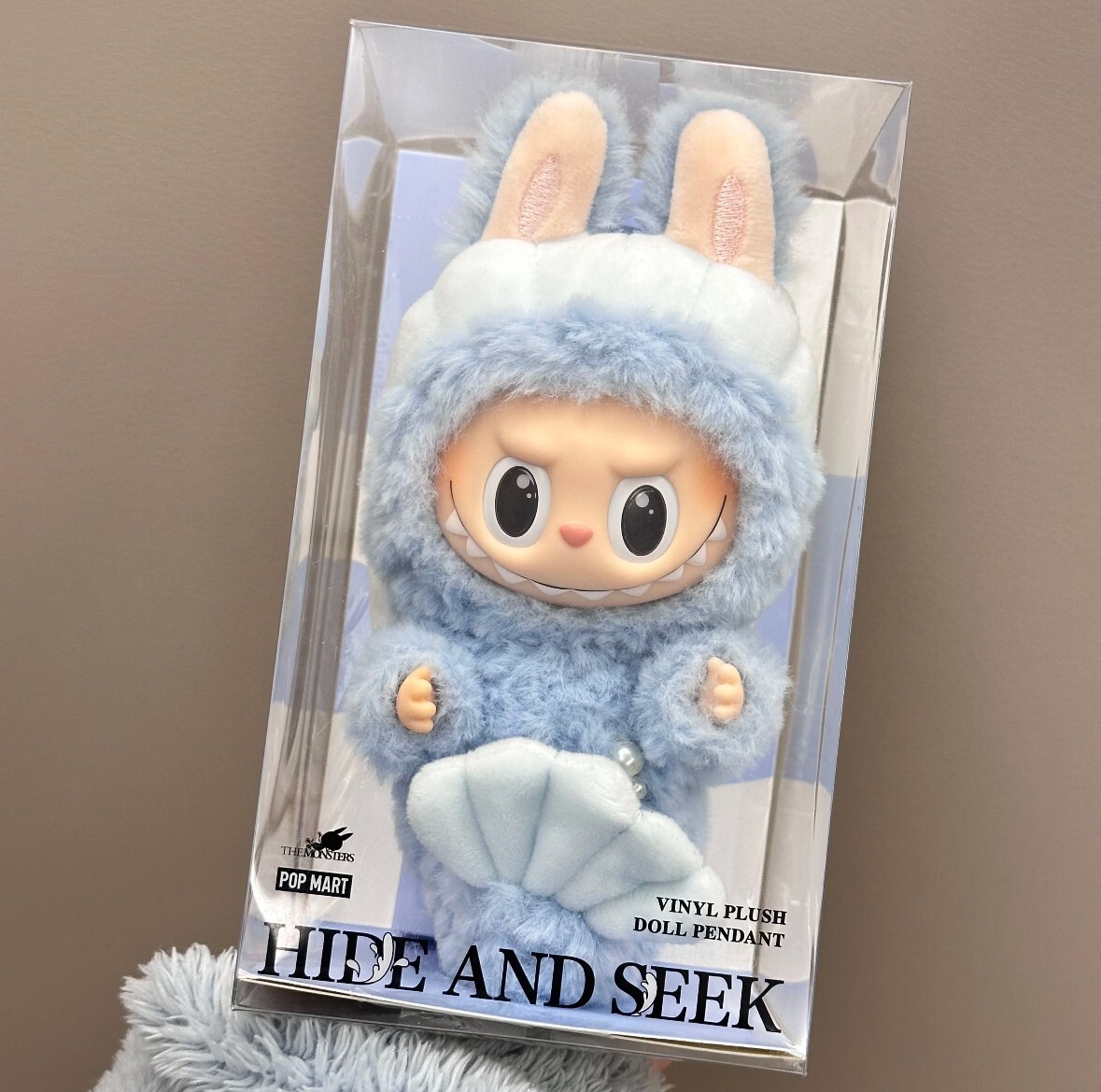 ぬいぐるみ POPMART HIDE AND SEEK LABUBU POP MART LABUBU Hide and Seek Series – Blue Bunny Plush Doll