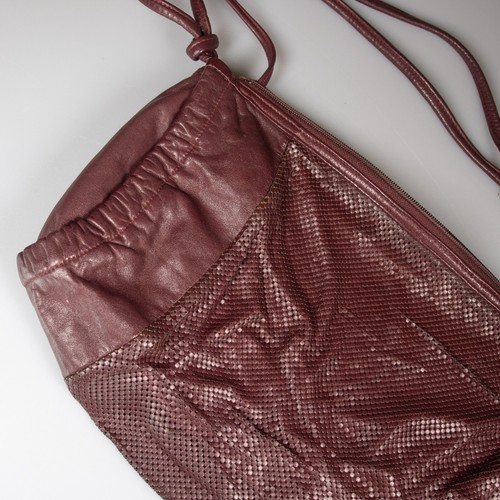 Vintage GLOMESH slouchy duffle style crossbody bag - burgundy - leather & mesh - Picture 7 of 17