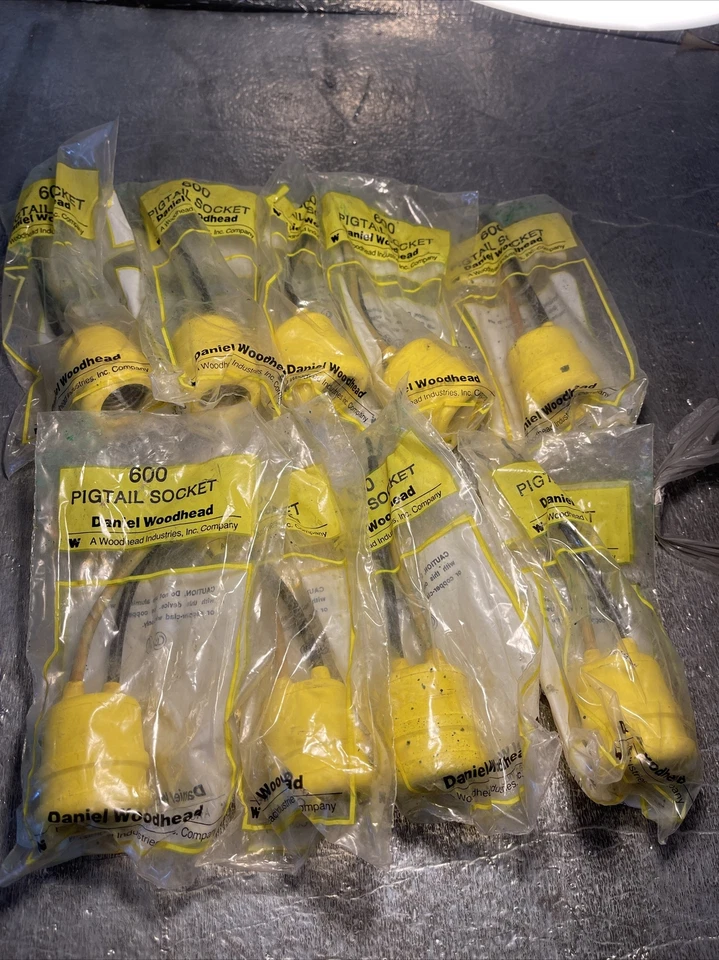 WOODHEAD 600 PIGTAIL SOCKET LOT OF 9 - Image 3 of 4