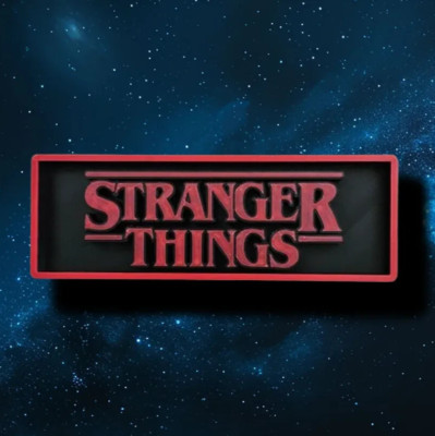 Stranger Things Logo Schild 16cm Nerd Kult Sammlung Demogorgone Netflix