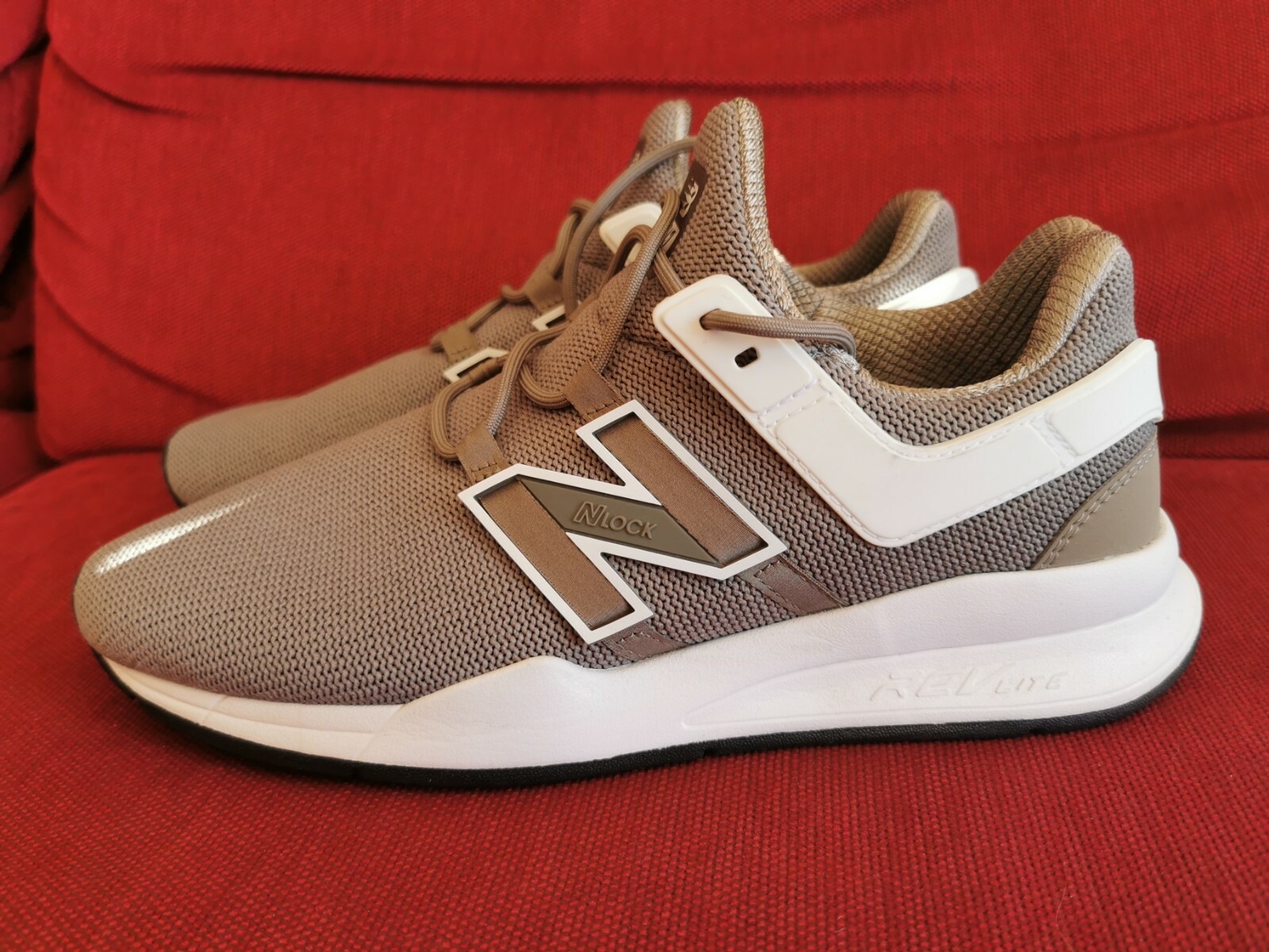 Купить New Balance 247 Neuwertig Gr 40 на Аукцион DE из Германии с  доставкой в Россию, Украину, Казахстан