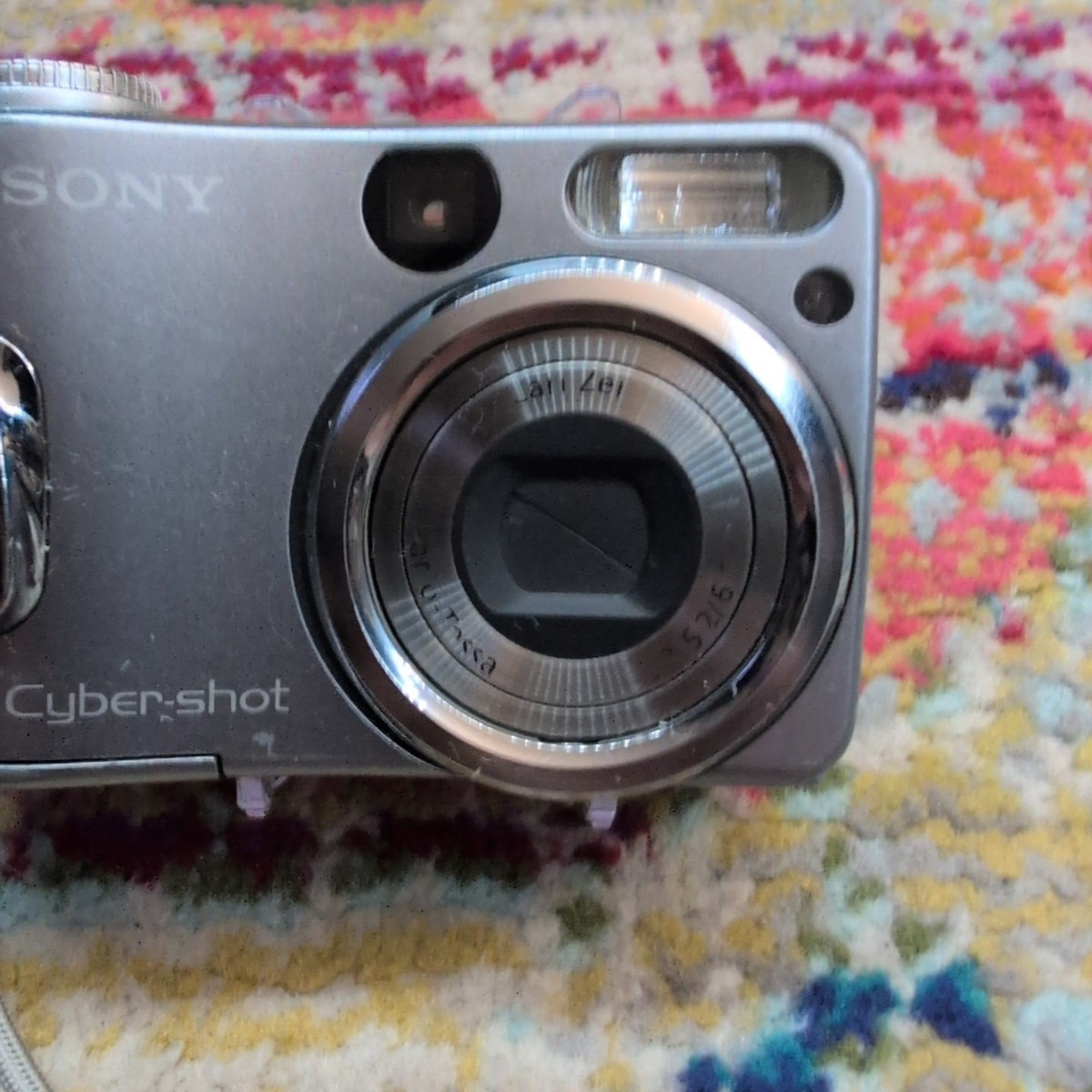 Sony Cyber-shot DSC-S60 4.1MP Digital Camera - Silver for Sony Cyber-shot DSC-S60 4.1MP Digital Camera - Silver for