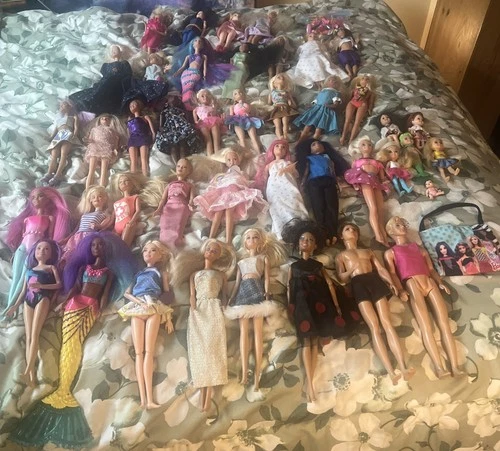 Huge Barbie Lot!!!! Vintage-Newer Barbie Dolls w/Clothes & Accessories SEE PICS
