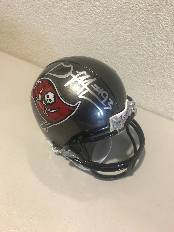 Minicasco firmado por Gerald McCoy Tampa Bay Buccaneers PSA/DNA Foto 3 de 4