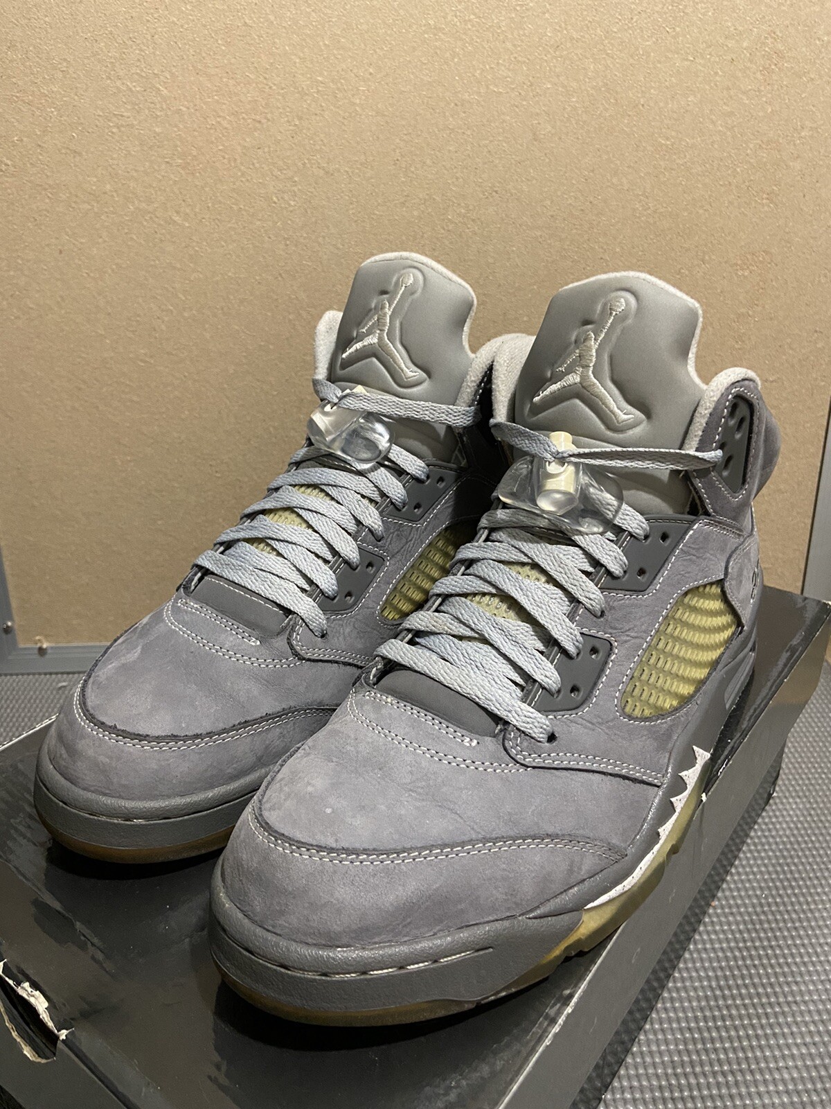 adidas court vantage silver