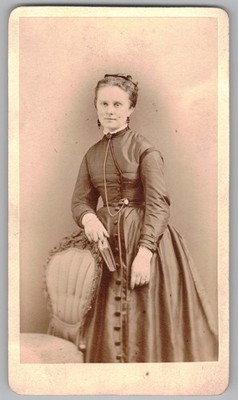 Antique CDV Guido Magerlein Gorgeous Lady in Dress With Book Chemnitz Germany