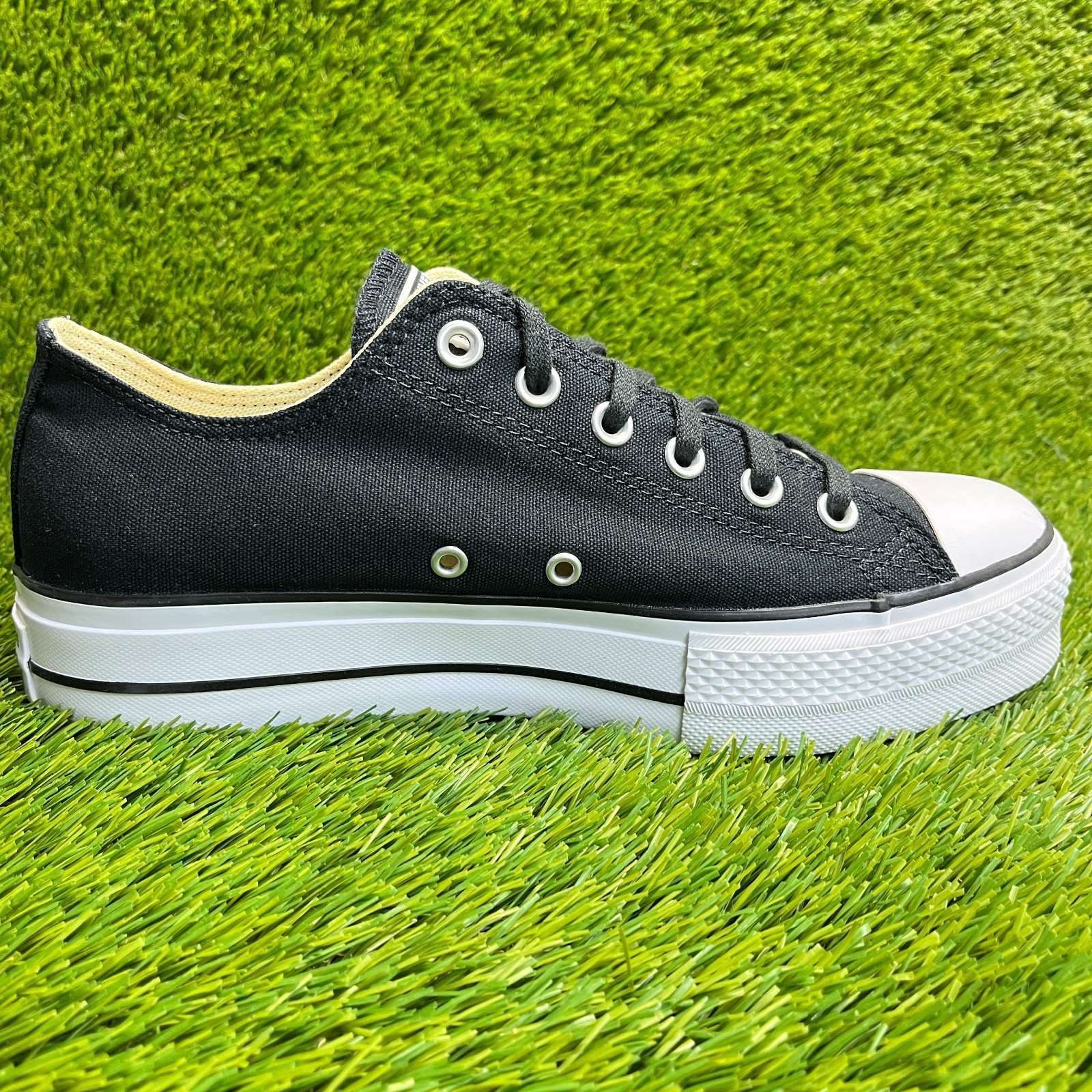 Converse Chuck Taylor All Star Low Womens Size 10 Black Athletic Shoes Sneakers thumbnail 4