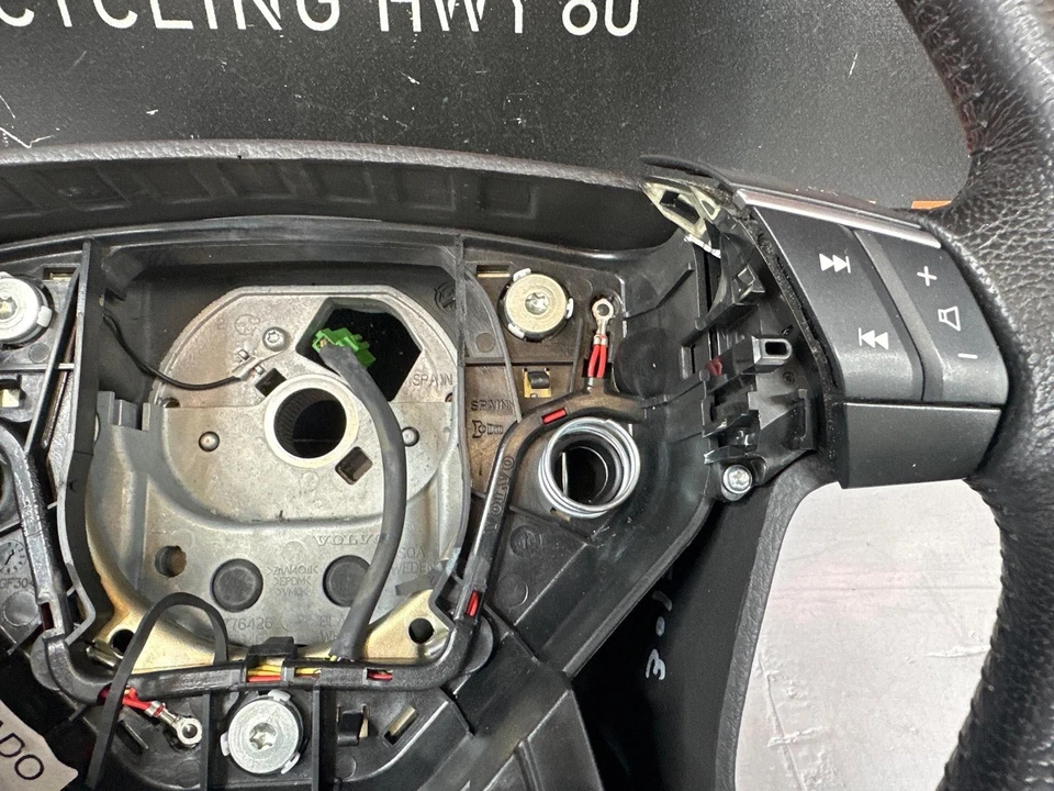 Steering Wheel VOLVO XC90 03 04 05 06 07 08 09 10 11 12 13 14 - Imagem 4 de 4