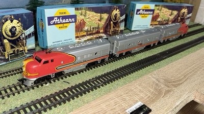 Athearn  Diesellok Drei Teiler  Santa Fe Top Gleichstrom